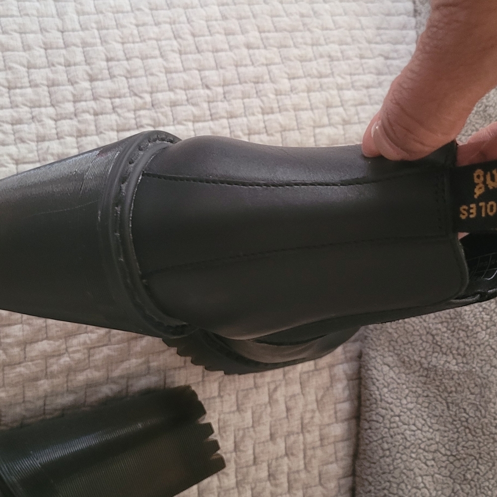 DR. MARTENS🌹🌹🌹SOLD🌹🌹🌹 - Picture 2 of 10